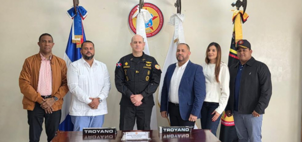 CECCOM fortalece acercamiento con sector farmac&eacute;utico.