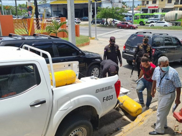 CECCOM incauta cilindros de gas Natural ubicados al lado de un parque infantil.