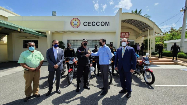 CECCOM recibe la donación de 6 Motocicletas por parte de la Asociación Dominicana de Empresas de la Industria del Combustible (ADEIC).