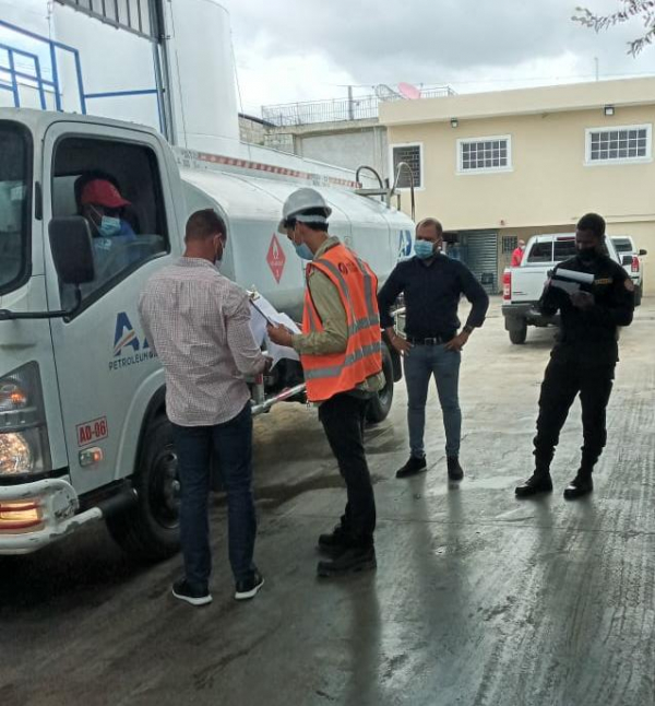 CECCOM, supervisa e inspecciona  rotulación de las unidades transportistas