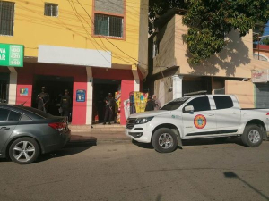 CECCOM realiza operativo de allanamiento a tres comercios en Los Alcarrizos.