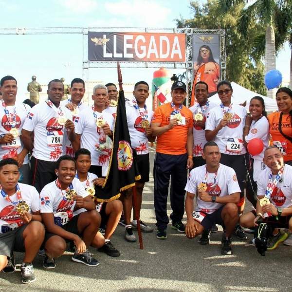 Miembros del CECCOM participan en la 2da. carrera 5K y 10K del Ministerio de Defensa